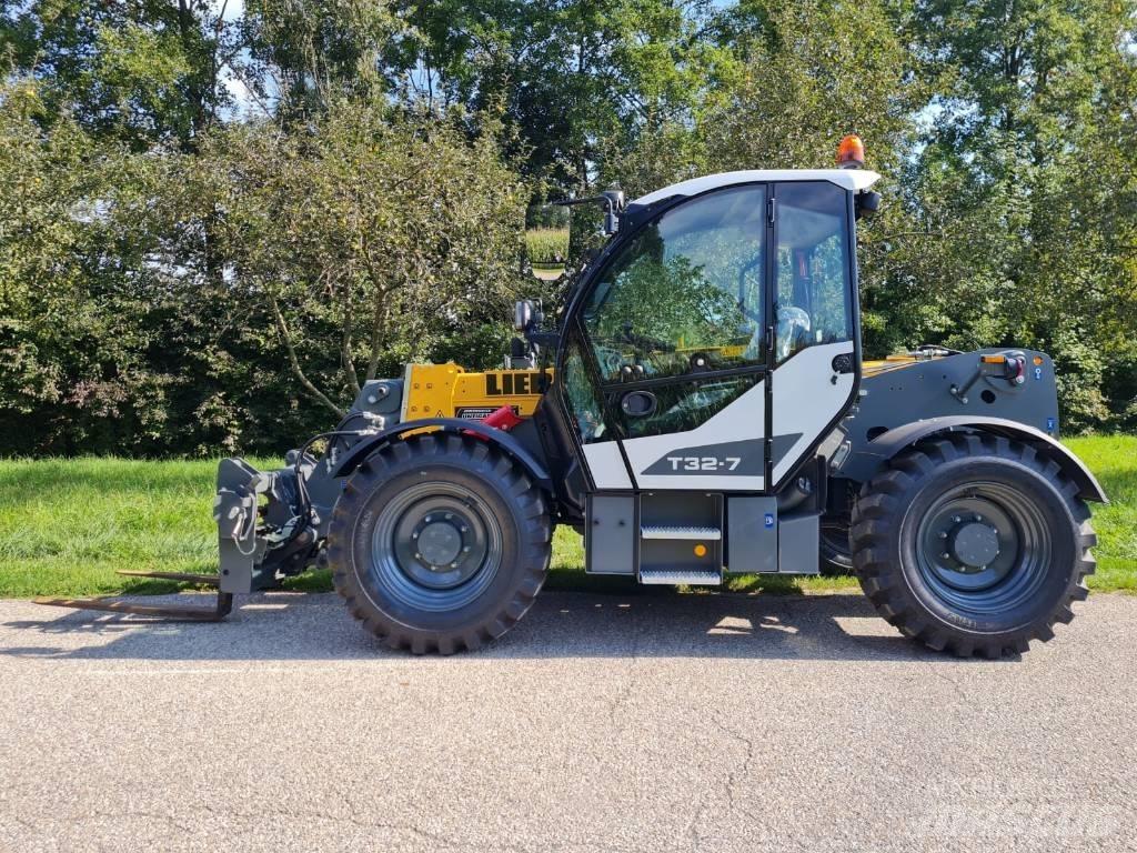 Liebherr T 32-7 Teleskoplader