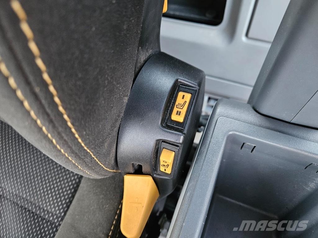 CAT 323 Raupenbagger