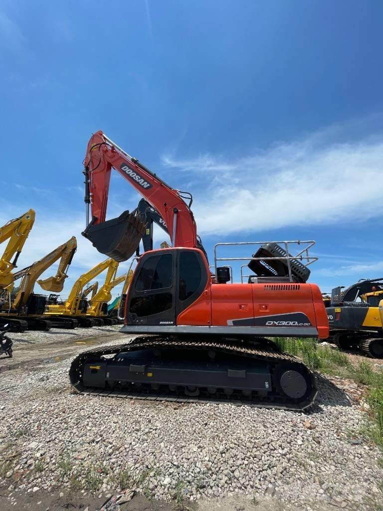Doosan DX 300 LC Raupenbagger