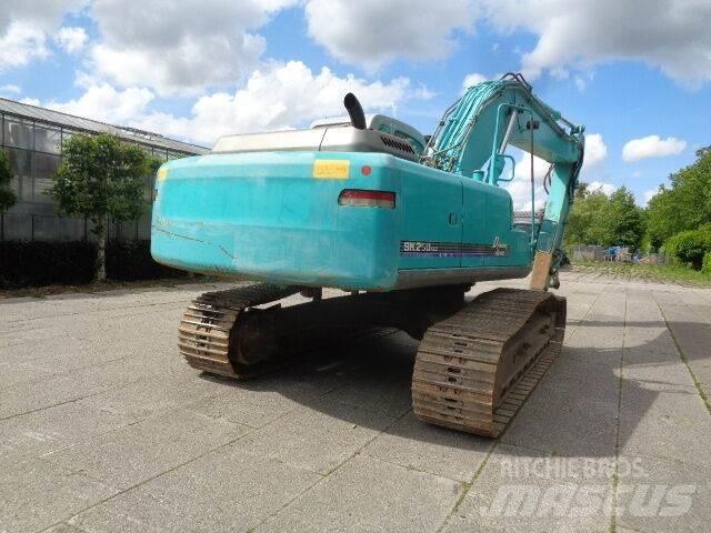 Kobelco SK250NLC Raupenbagger