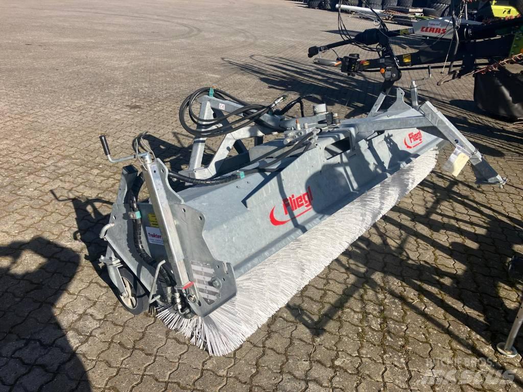Fliegl Kost 2,8 m. Sonstiges Traktorzubehör