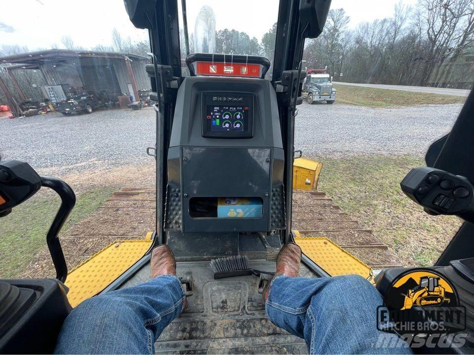 John Deere 750L Bulldozer