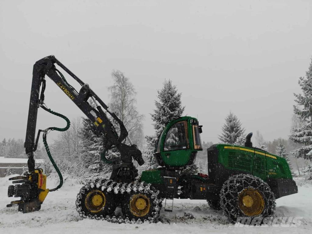 John Deere 1270 G Harvester