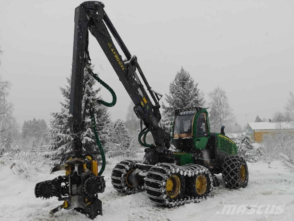 John Deere 1270 G Harvester