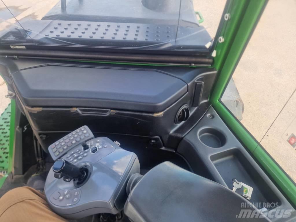 John Deere 1110G Forwarder