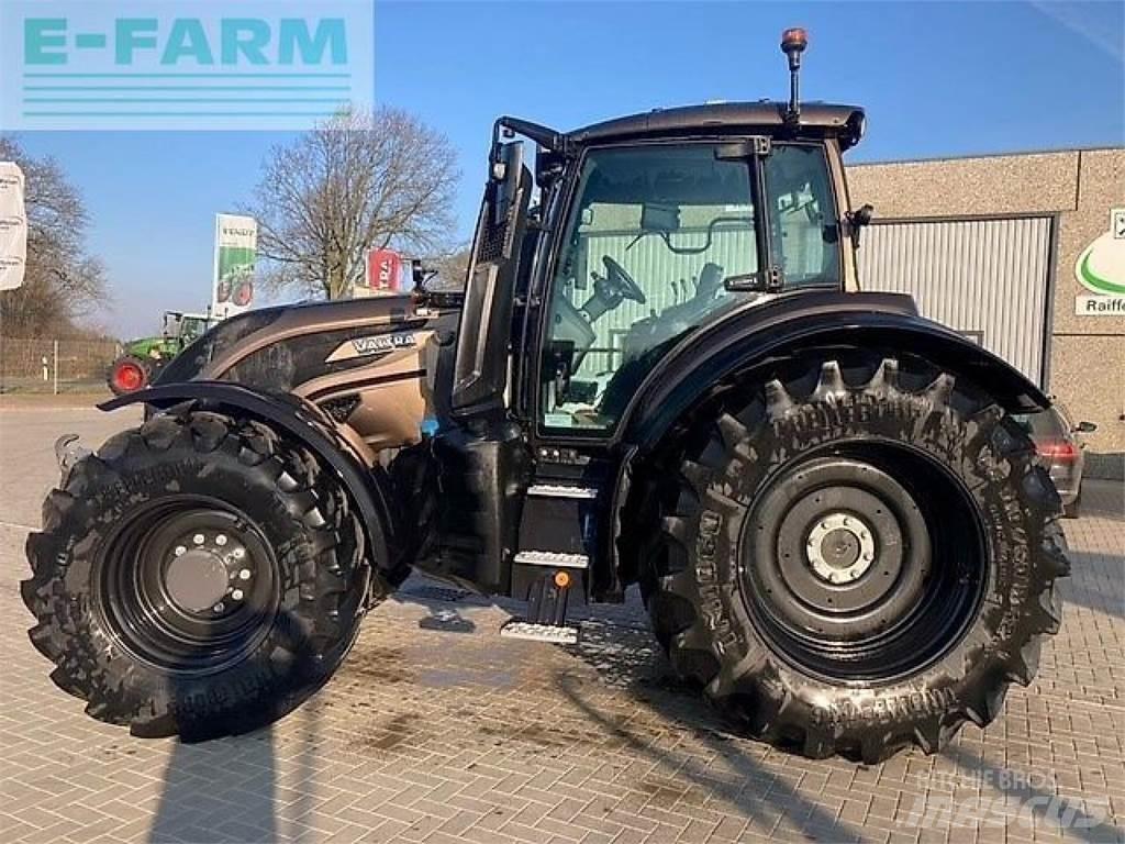 Valtra t215a Traktoren
