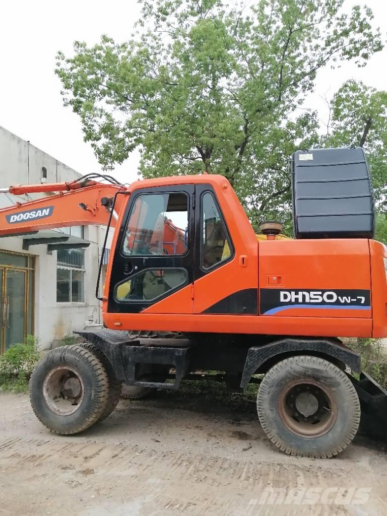 Doosan DH 150 W-7 Raupenbagger