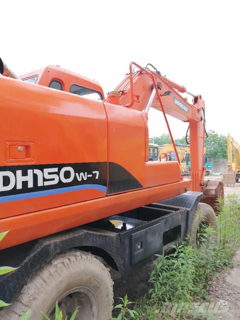 Doosan DH 150 W-7 Raupenbagger