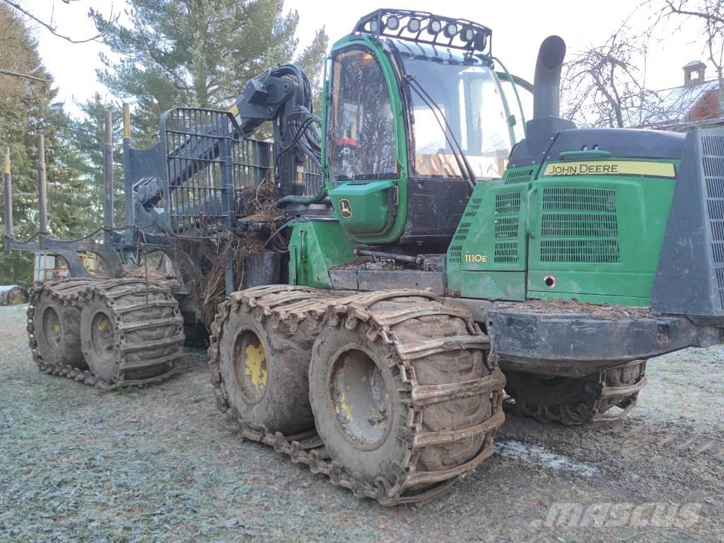 John Deere 1110 E Forwarder