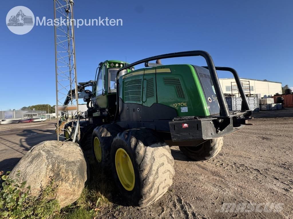 John Deere 1270 E Harvester