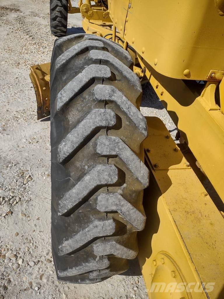 CAT 120 Grader