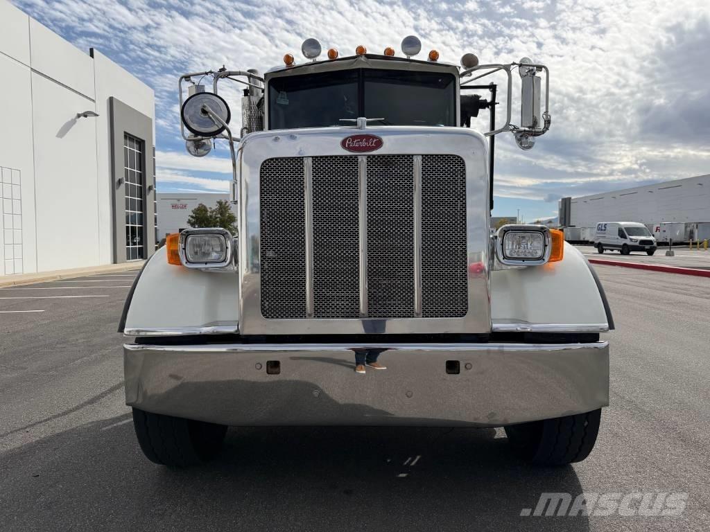Peterbilt 365 Absetzkipper
