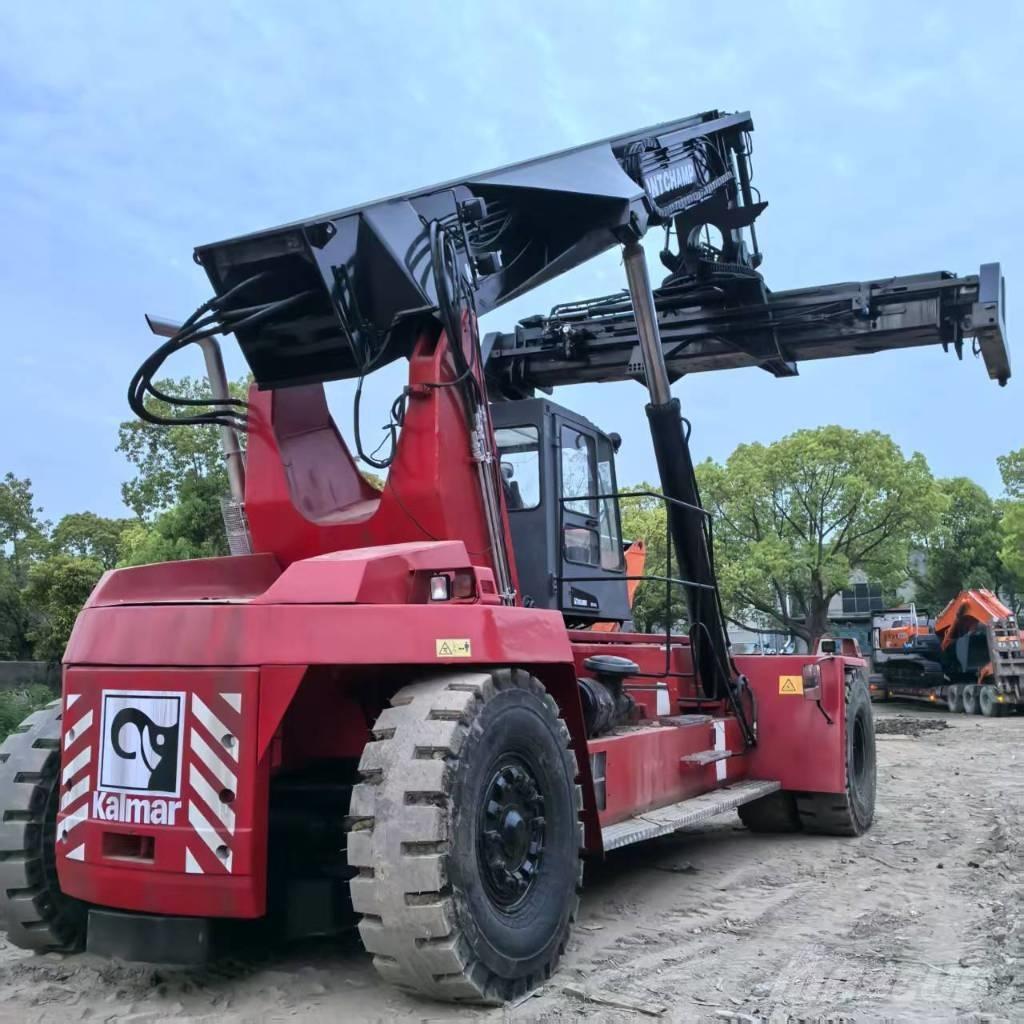 Kalmar DRF 450 Reach-Stacker