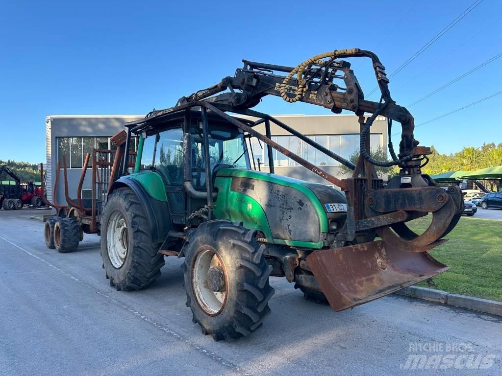 Valtra T130 Forsttraktoren