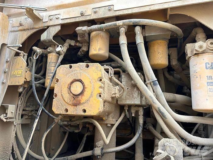CAT 374 LME Spezialbagger