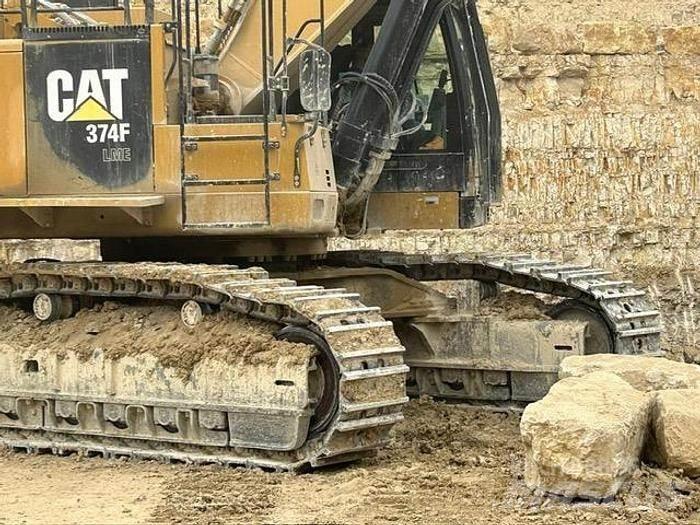 CAT 374 LME Spezialbagger