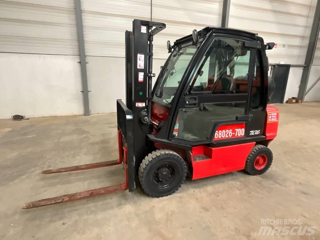 Nissan U1 D2 A 25 LQ LPG heftrucks