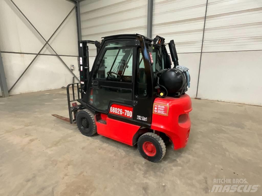 Nissan U1 D2 A 25 LQ LPG heftrucks