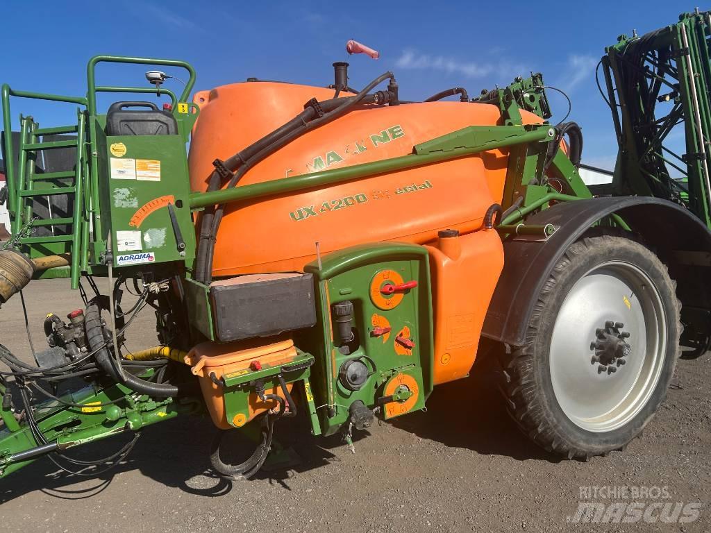Amazone UX 4200 Anhängespritzen