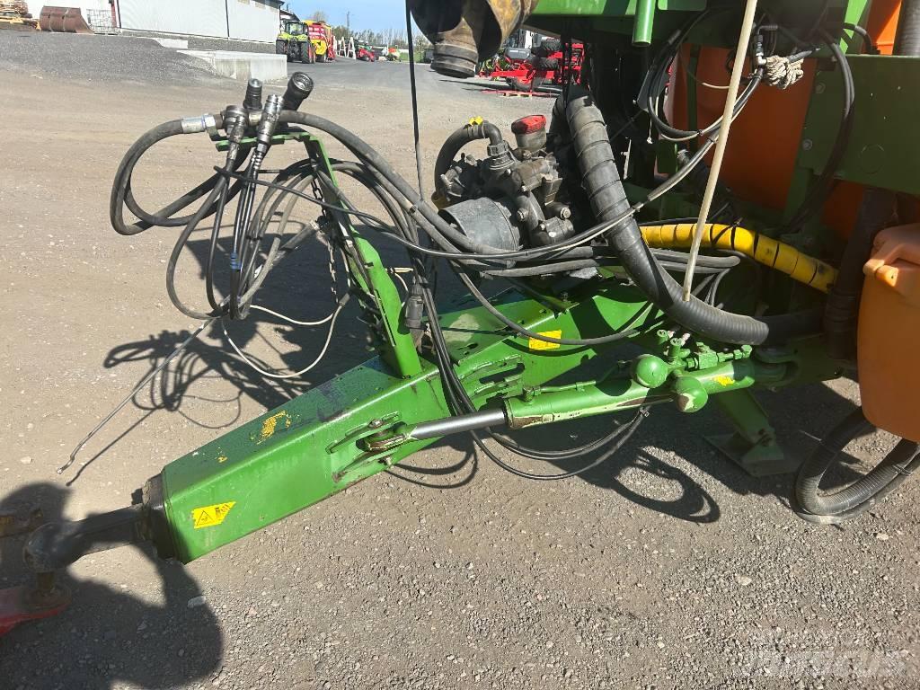 Amazone UX 4200 Anhängespritzen