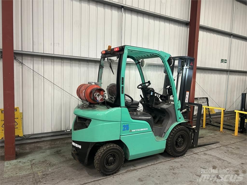 Mitsubishi FG25N LPG heftrucks