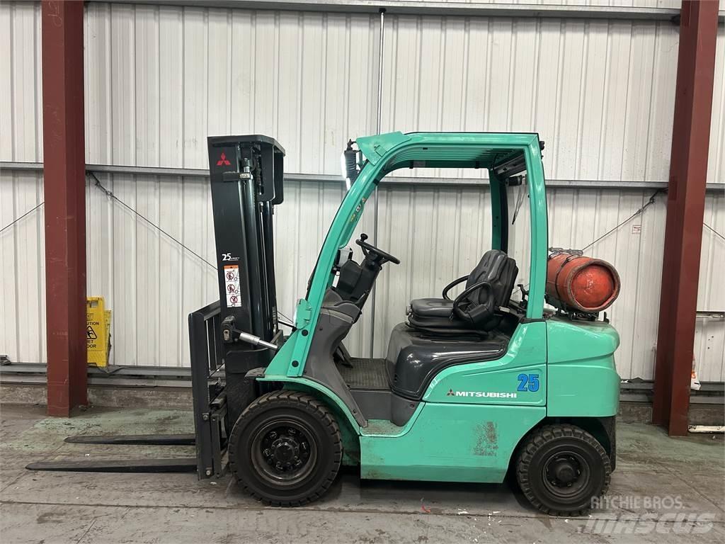 Mitsubishi FG25N LPG heftrucks