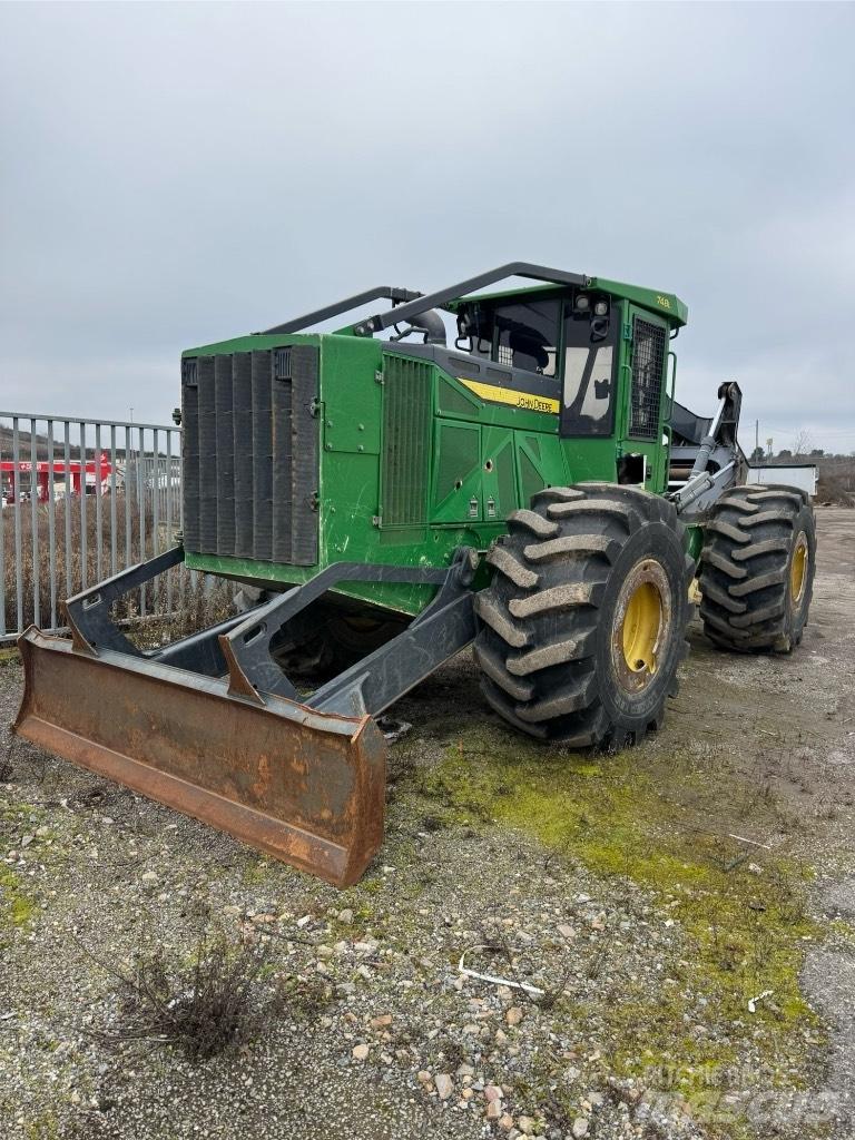 John Deere 748 Stammholzschlepper