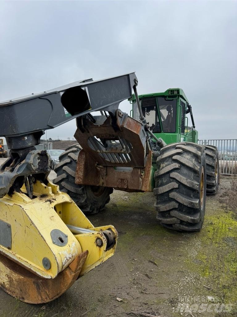 John Deere 748 Stammholzschlepper