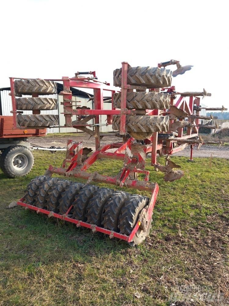 Horsch Tiger 4 AS Meißelgrubber