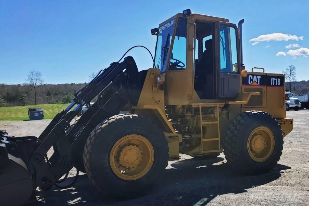 CAT IT18 Radlader