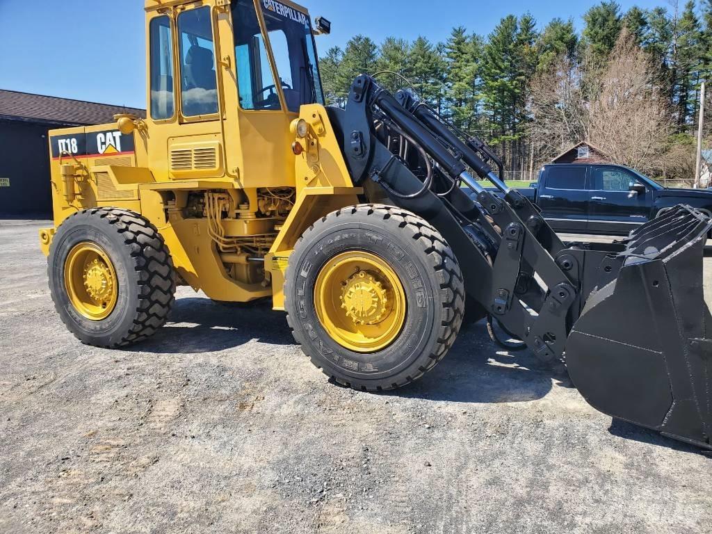 CAT IT18 Radlader