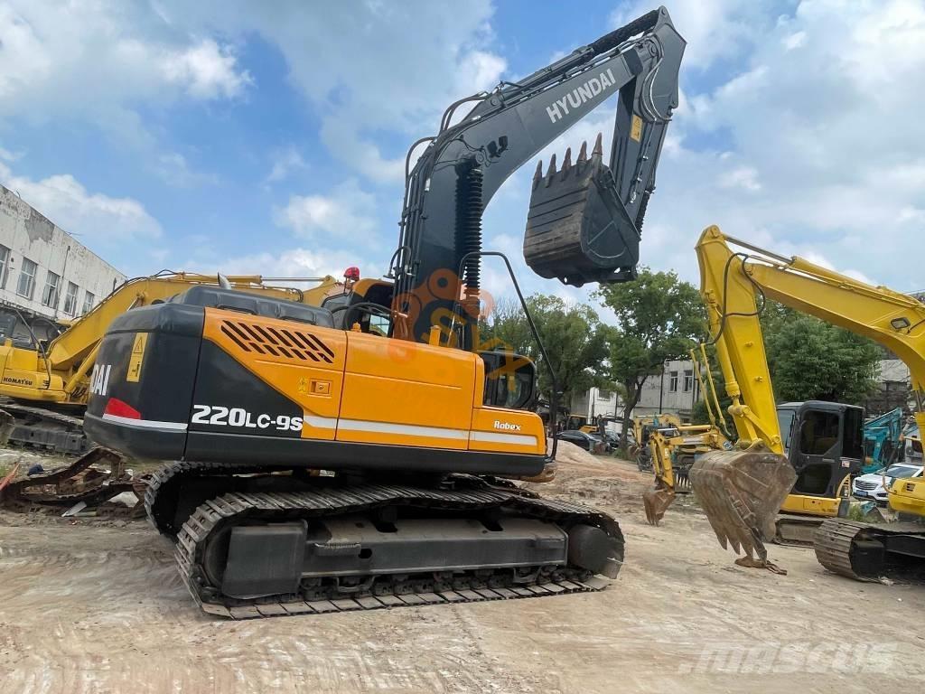 Hyundai Robex 220 Raupenbagger