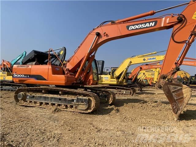 Doosan DH300 Raupenbagger