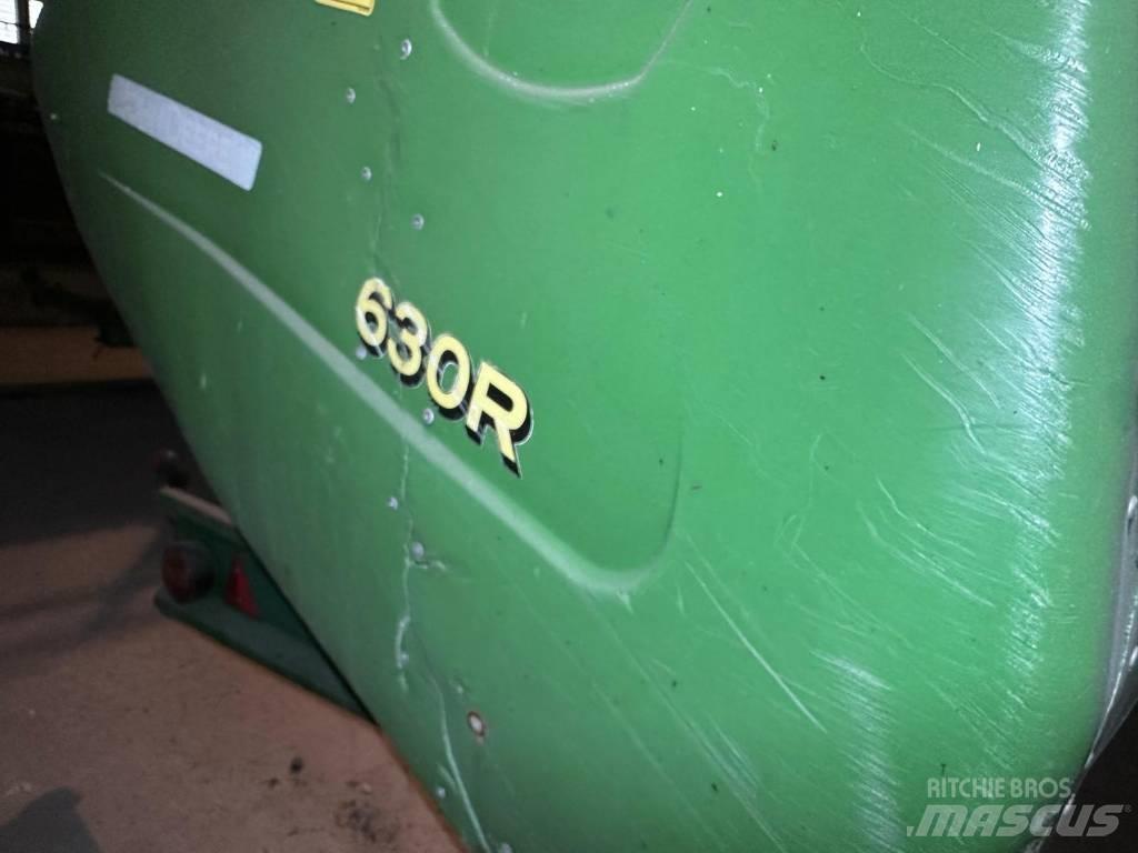 John Deere 9880 STS Mähdrescher