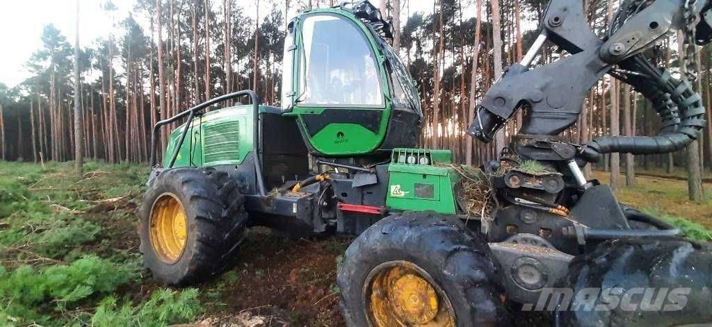 John Deere 1270 E Harvester