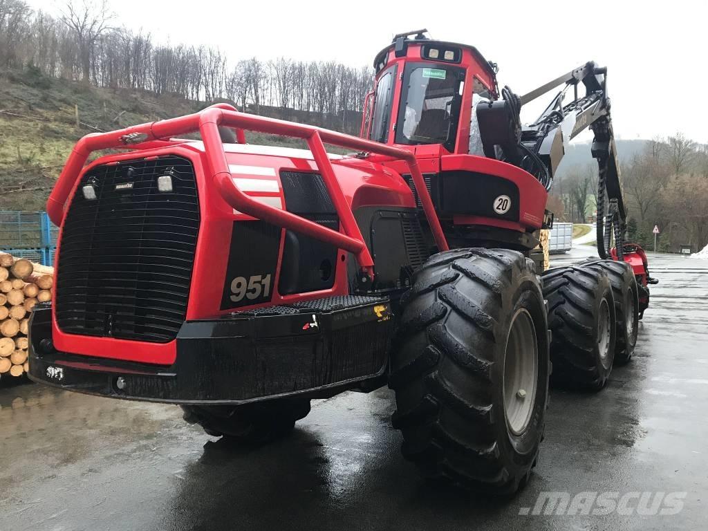Komatsu 951 Harvester