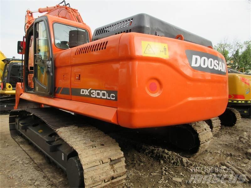 Doosan DX 300 LC Raupenbagger