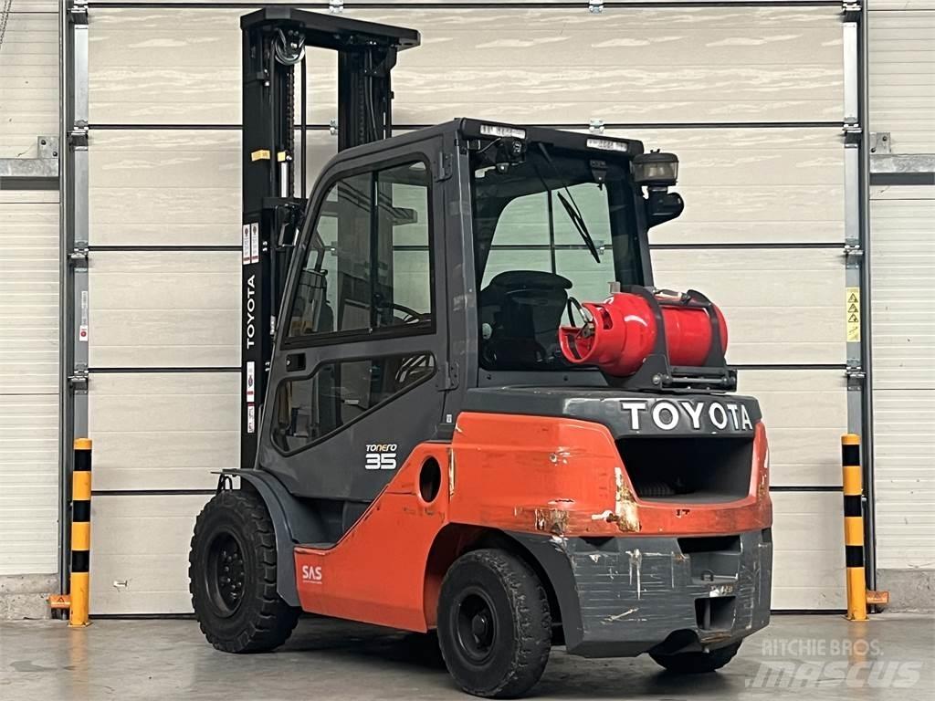 Toyota 8FGJF35 LPG heftrucks