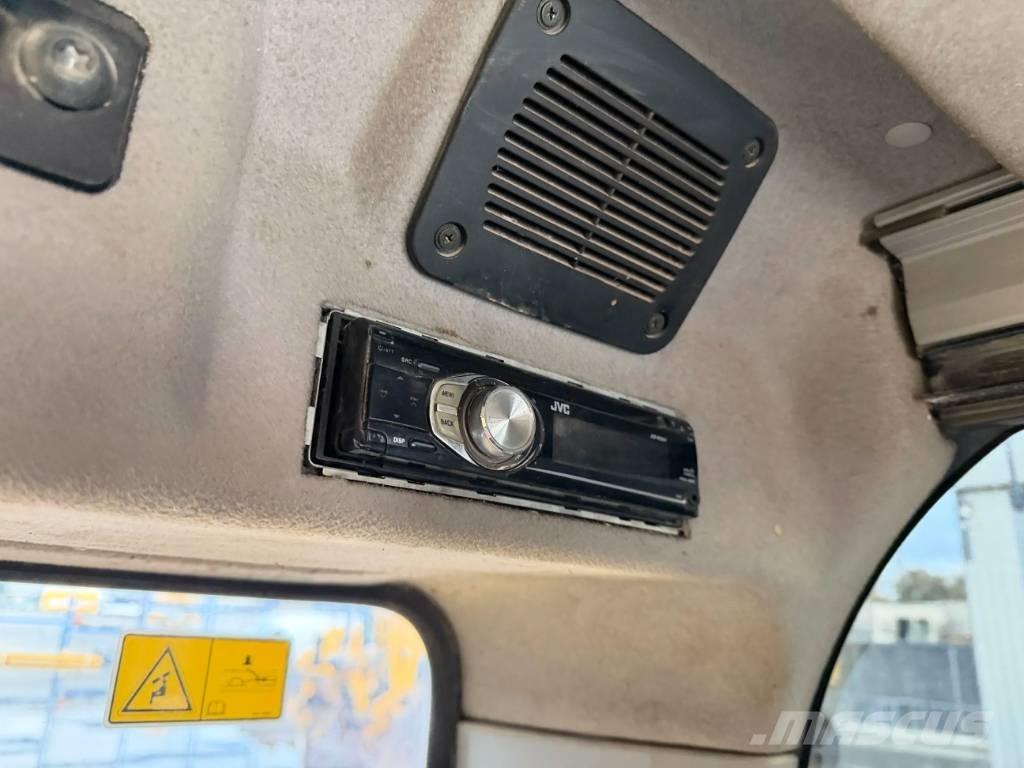 CAT 323D L Raupenbagger