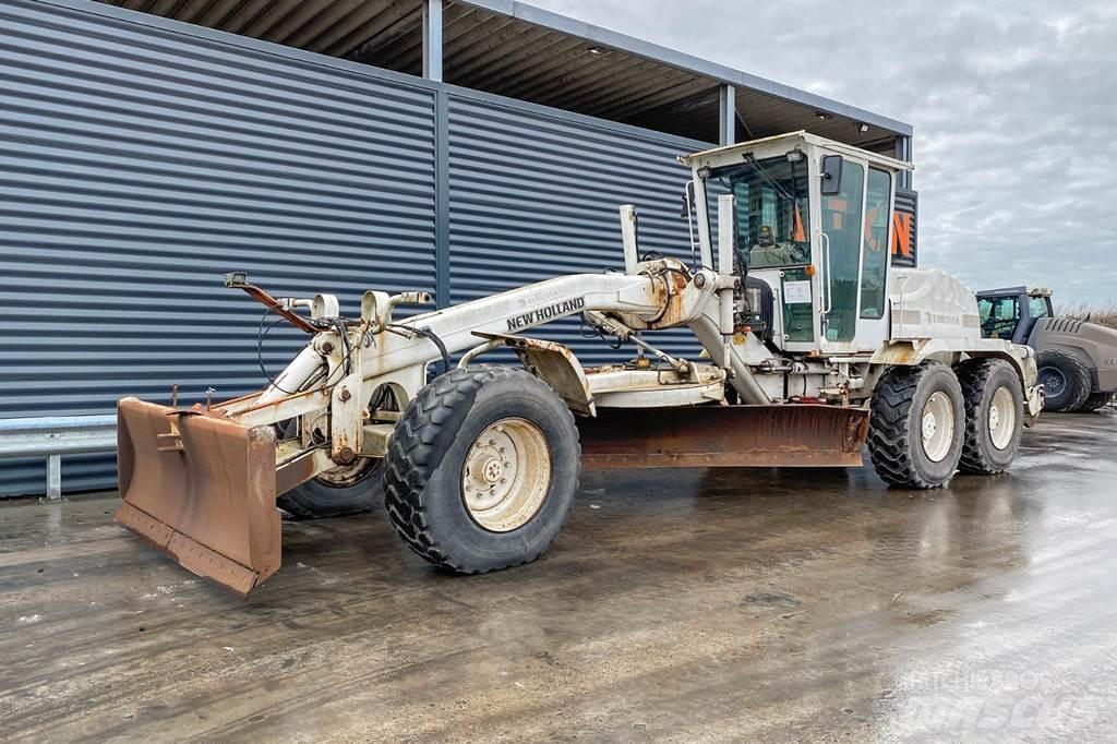 New Holland F156.6 Grader