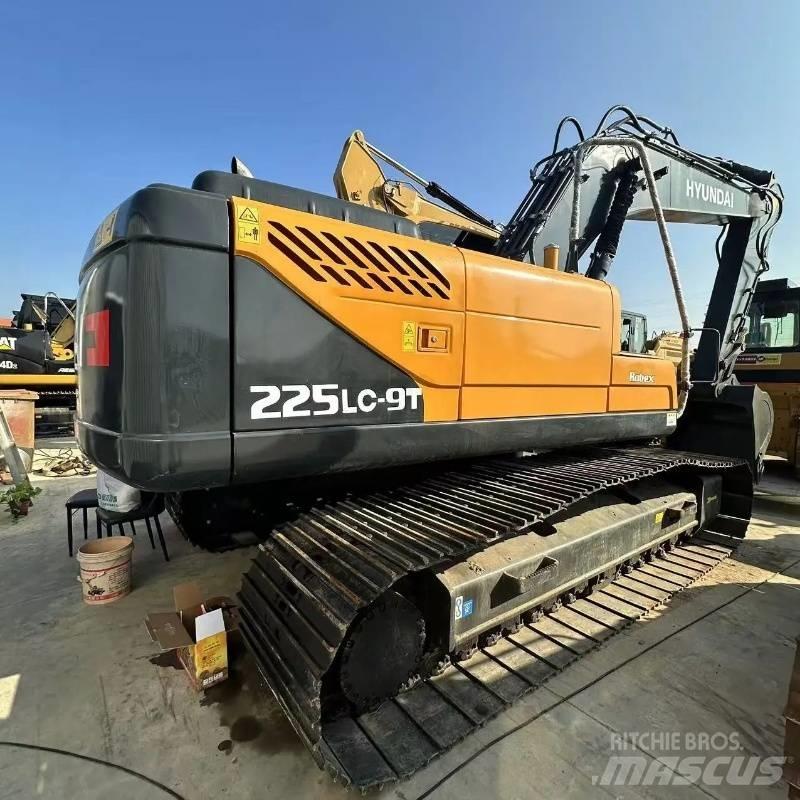 Hyundai R225 Raupenbagger