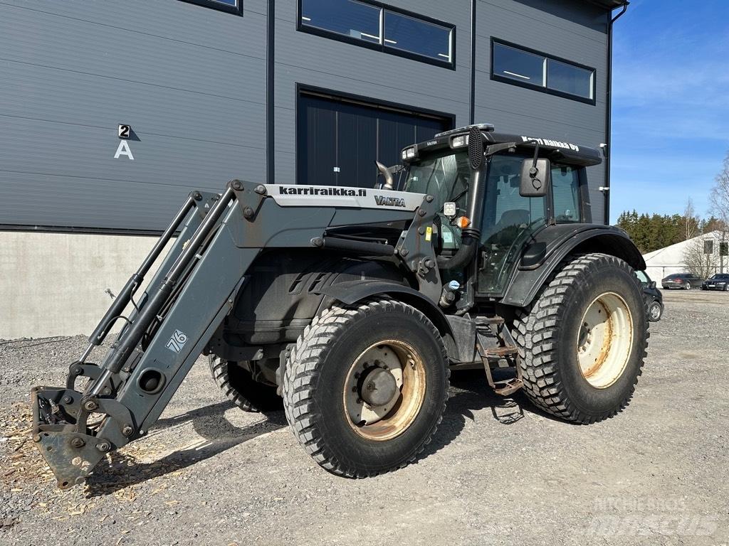Valtra T 173 Traktoren