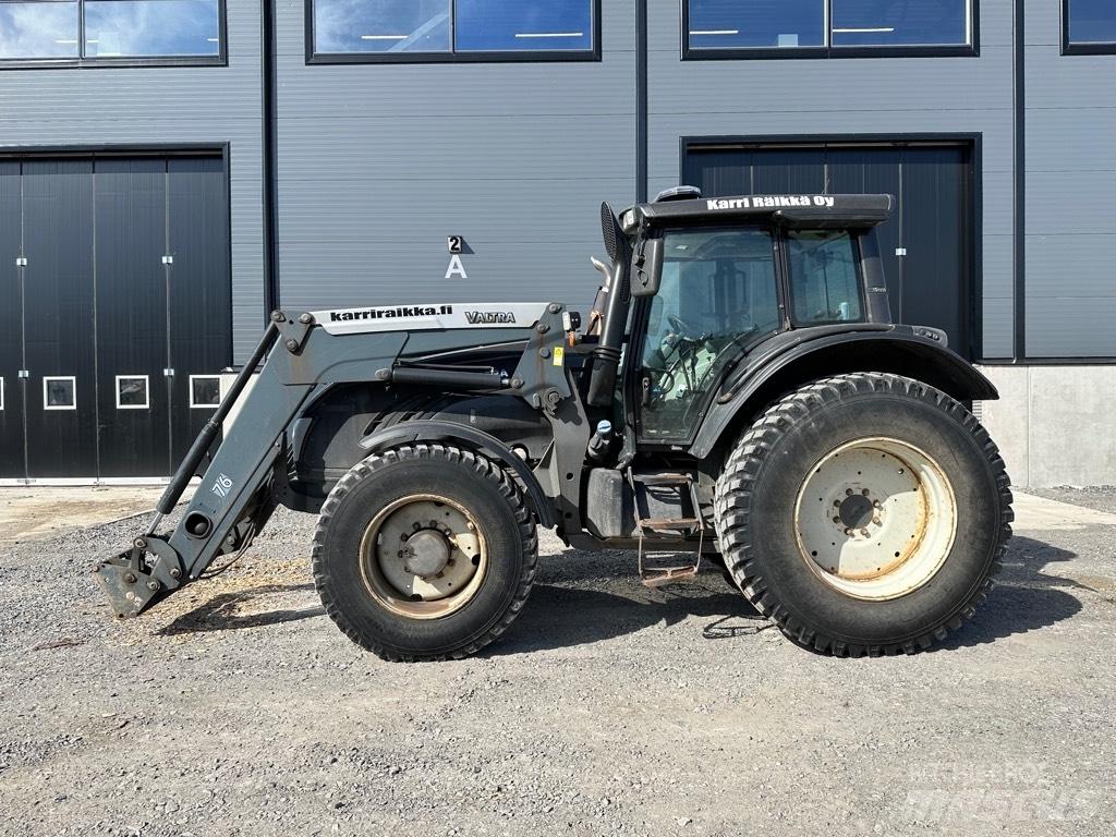 Valtra T 173 Traktoren