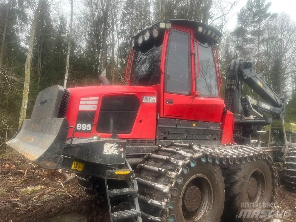 Komatsu 895 Forwarder