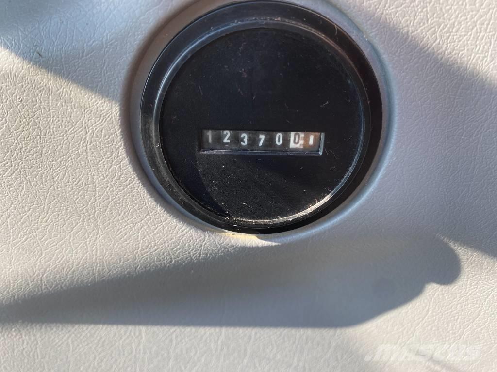 New Holland E 145 Raupenbagger