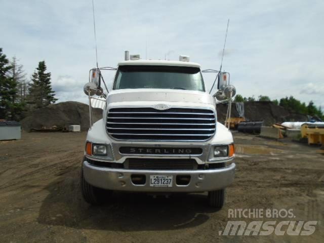 Sterling L 9500 Sattelzugmaschinen