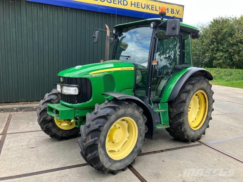 John Deere 5100 R Traktoren