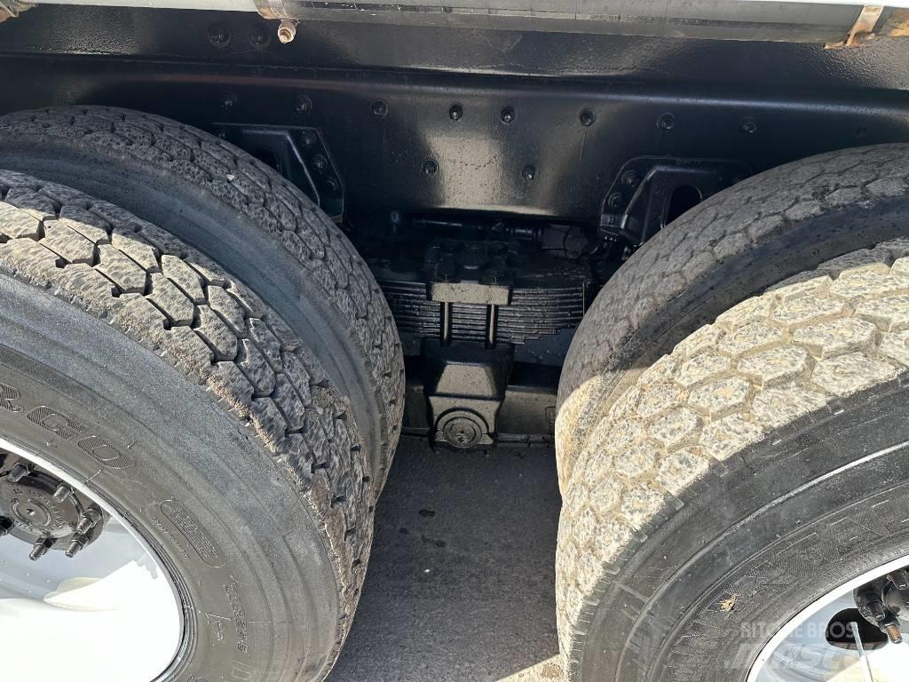 Sterling L 7500 Saug- und Druckwagen