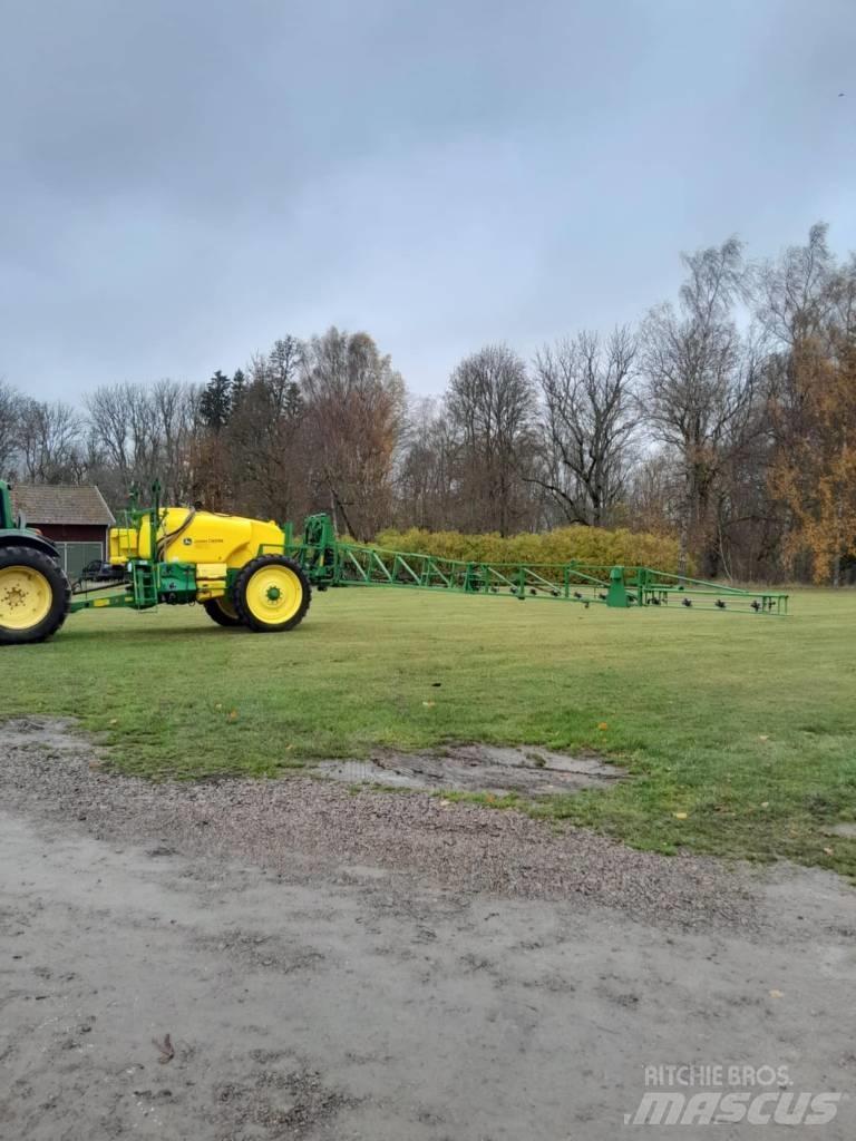 John Deere M 740 i Anhängespritzen
