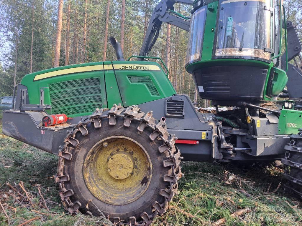 John Deere 1170G Harvester